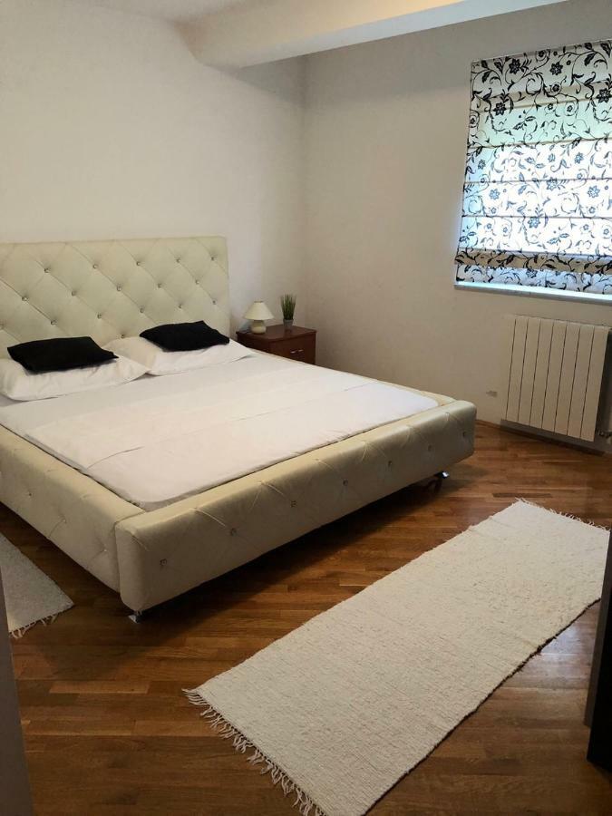 Neea Stinjan -free Parking * Pula