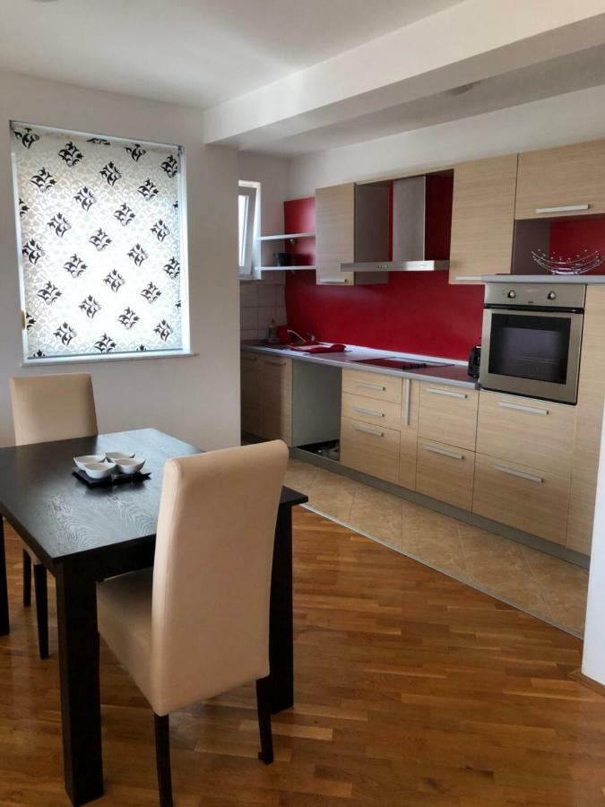 Neea Stinjan -free Parking * Pula