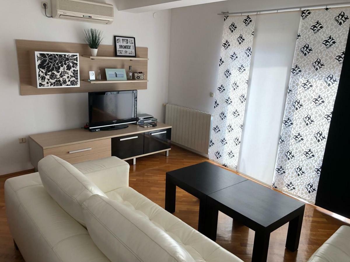 Neea Stinjan -free Parking Apartment